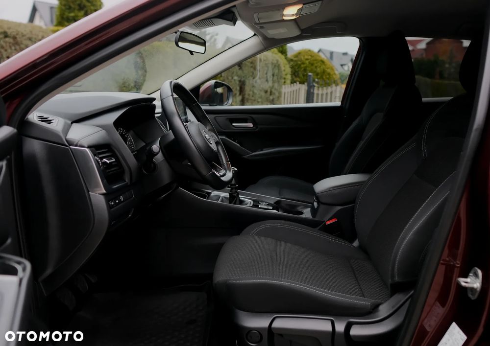 Nissan Qashqai 1.3 DIG-T N-CONNECTA - 24