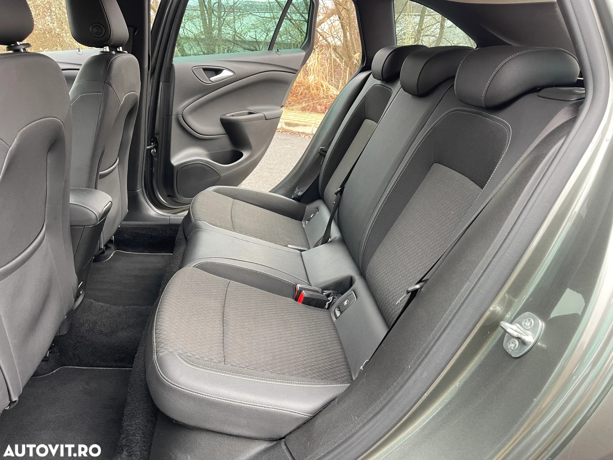 Opel Astra 1.6 D (CDTI) Start/Stop Sports Tourer Business - 32