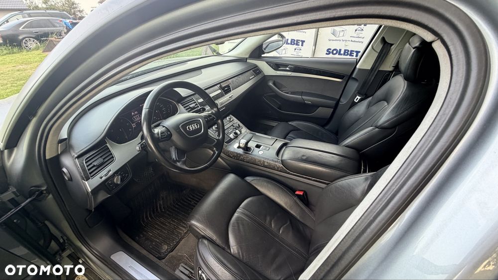 Audi A8 - 4