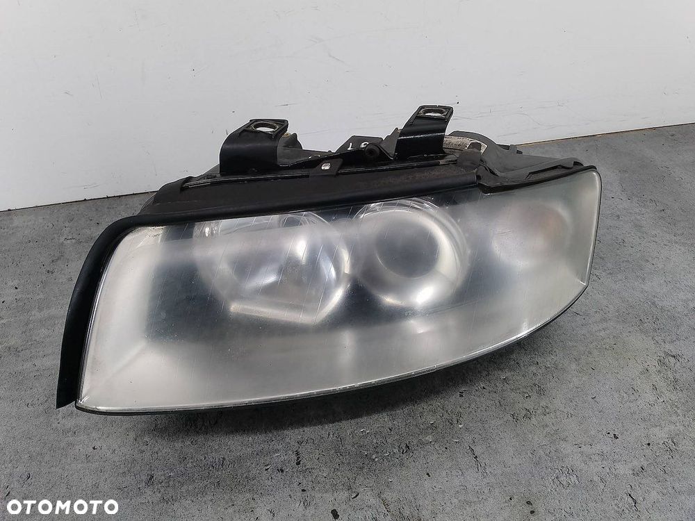 LAMPA PRZÓD LEWA XENON AUDI A4 B6 - 1