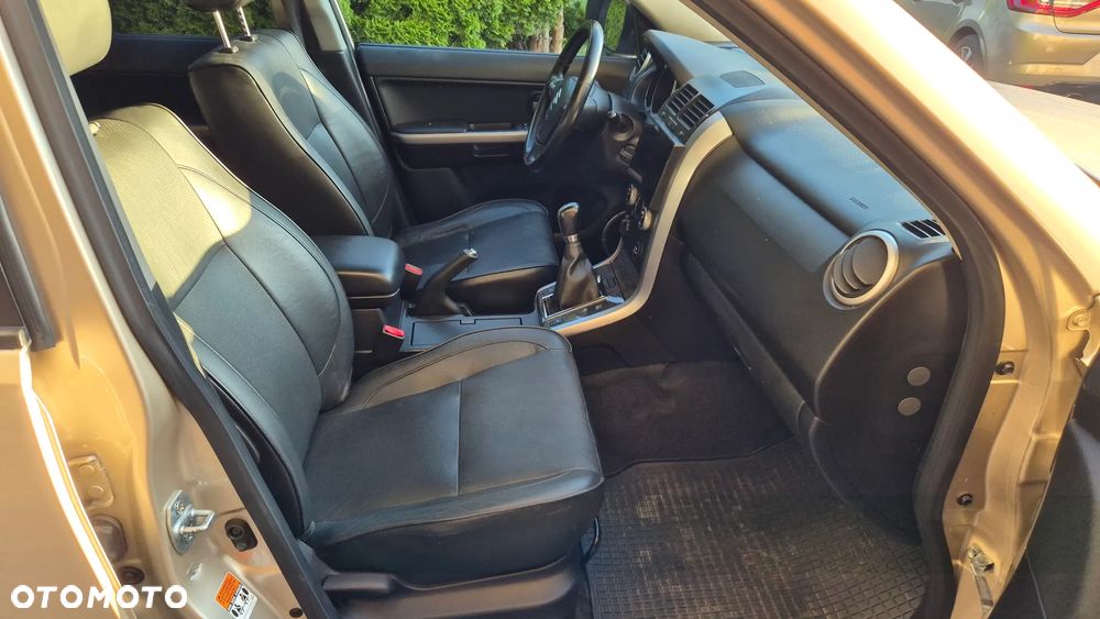 Suzuki Grand Vitara 2.4 De Luxe EU5 - 16