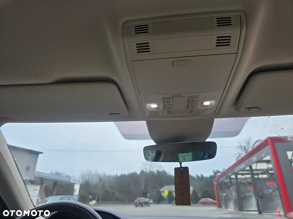 Skoda Superb 2.0 TDI L&K DSG - 30