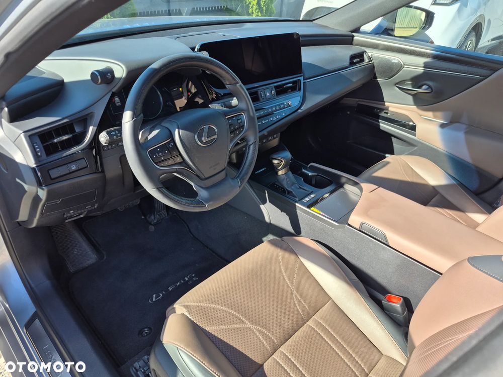 Lexus ES 300h Prestige - 16