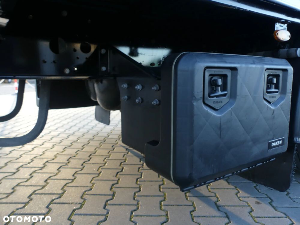 Kassbohrer MEGA / FIRANKA / OŚ PODNOSZONA / DACH PODNOSZONY / - 21