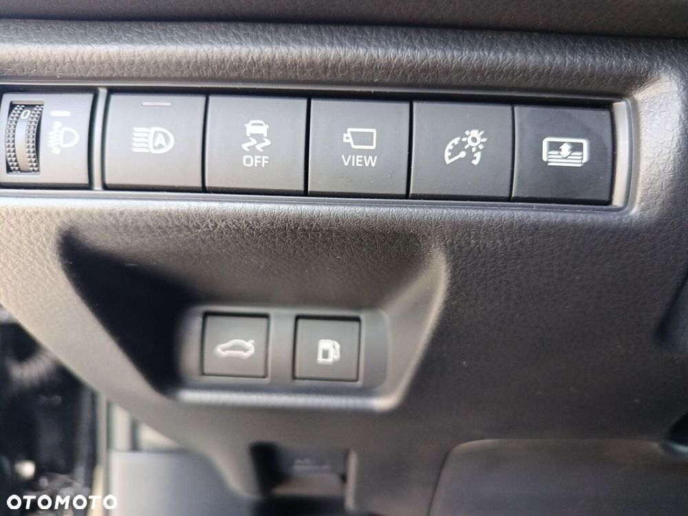 Toyota Camry - 24