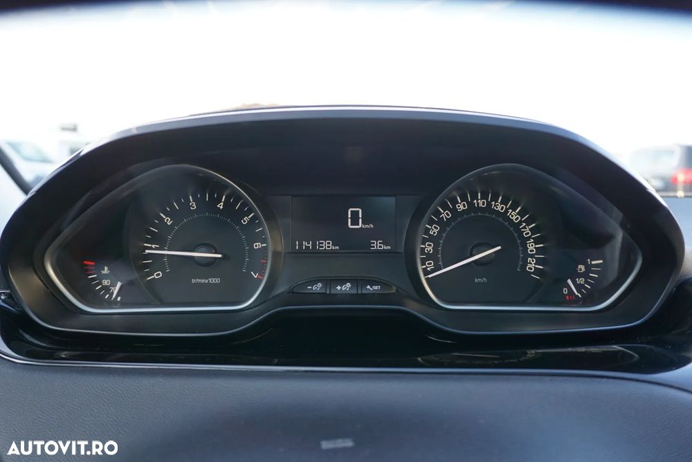 Peugeot 208 PureTech 82 Allure - 6