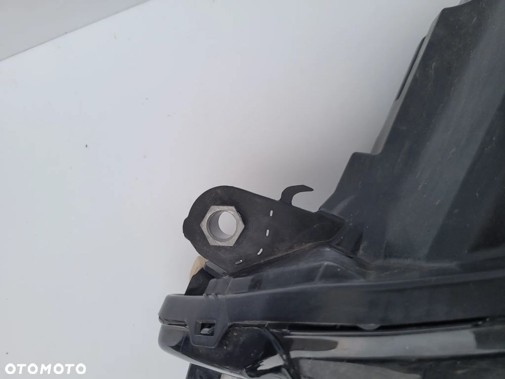 Vw Golf VIII 8 lampa przód lewa full led IQ - 8