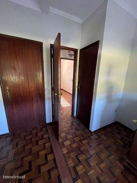 Apartamento T2 renovado - Grande imagem: 2/6