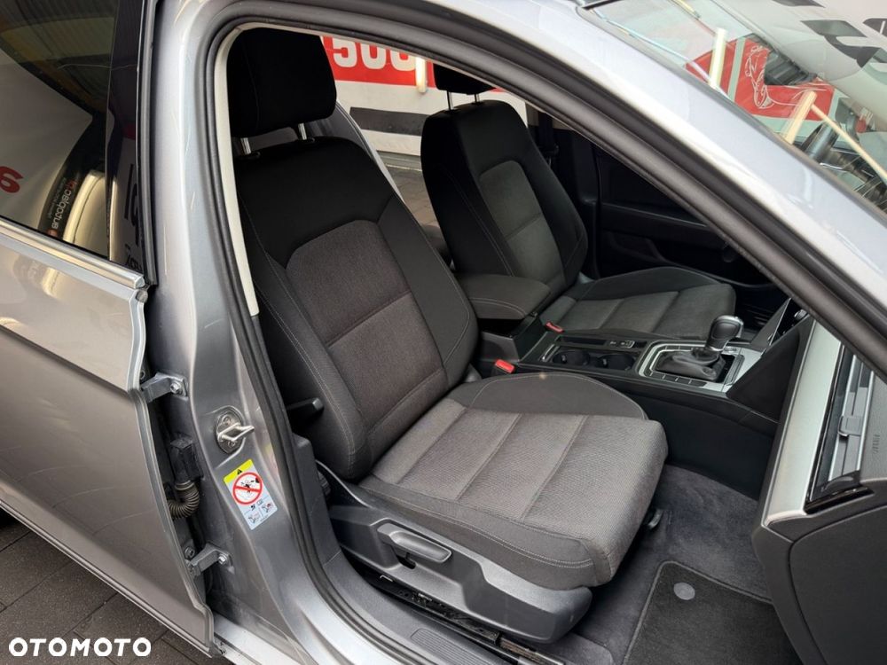 Volkswagen Passat - 40