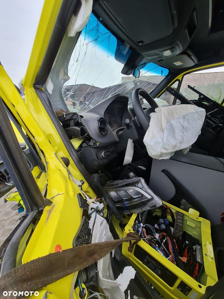 Mercedes-Benz Sprinter Ambulans Kamper Furgon W907 319 CDI 3.0 V6 190 KM - 12