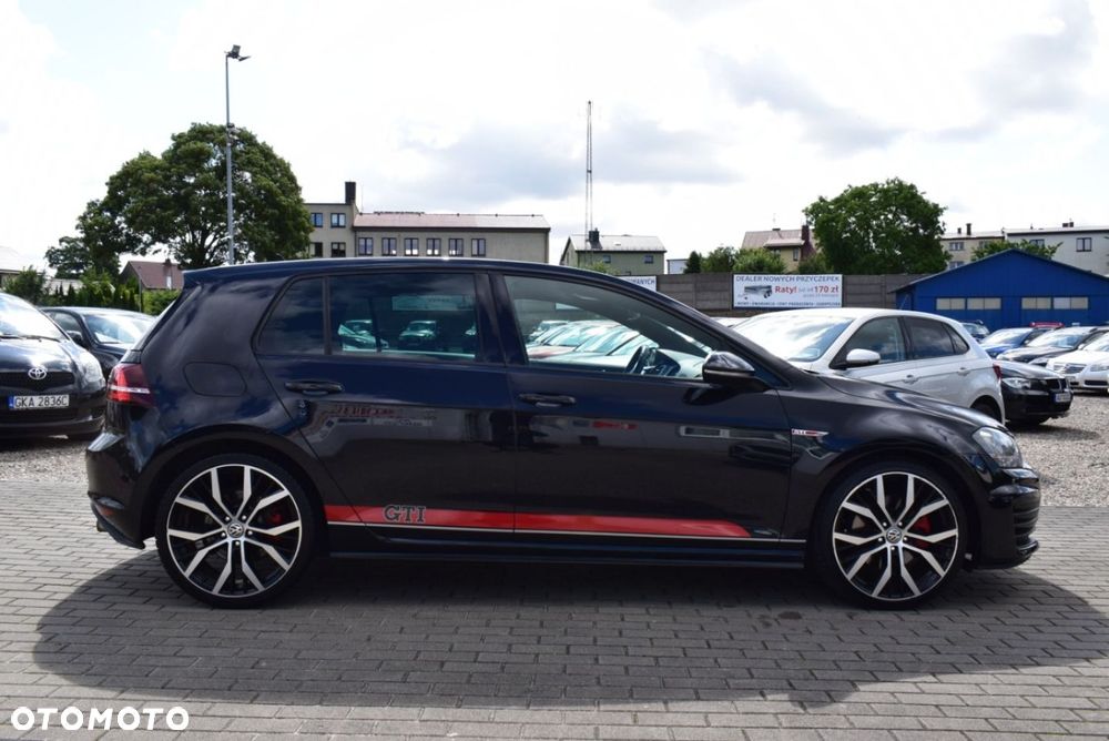 Volkswagen Golf - 3