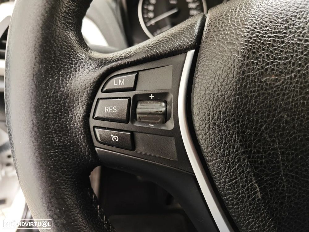 BMW 116 dA Line Sport - 28