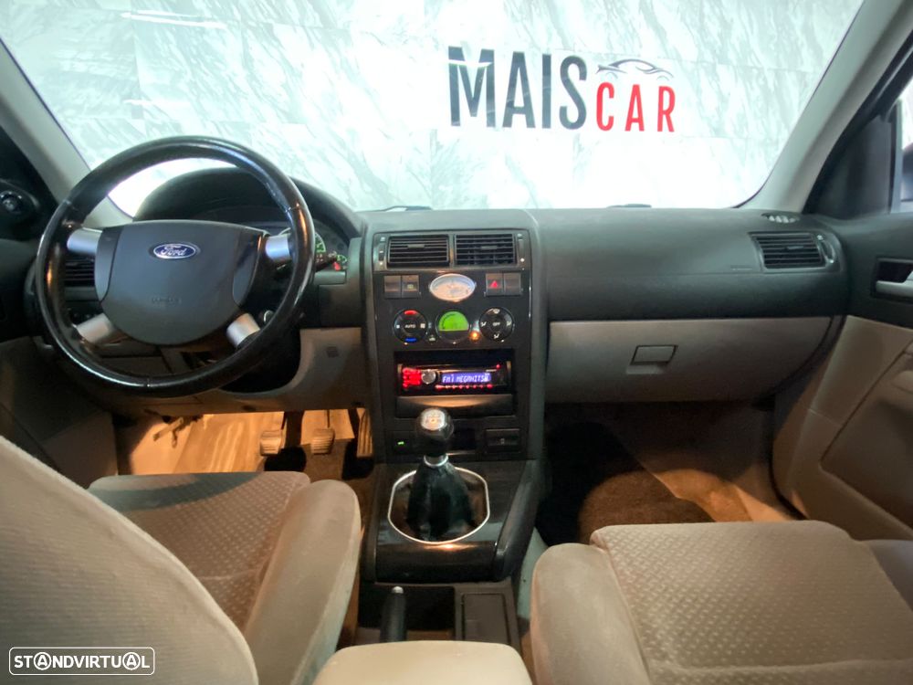 Ford Mondeo 2.0 TDdi Ghia - 10
