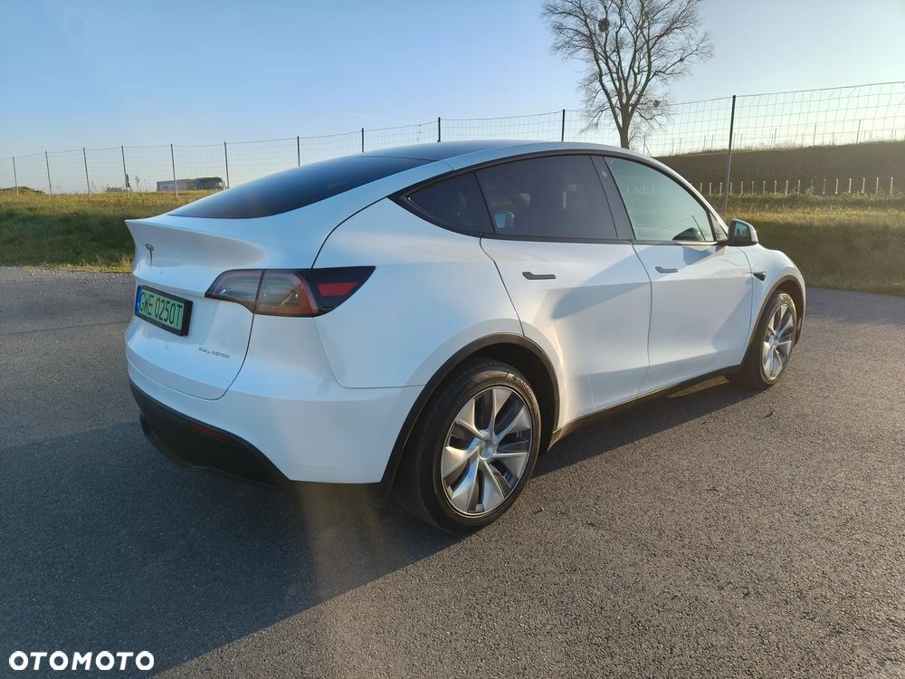 Tesla Y - 5