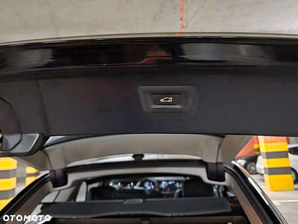 BMW Seria 5 520d xDrive - 9