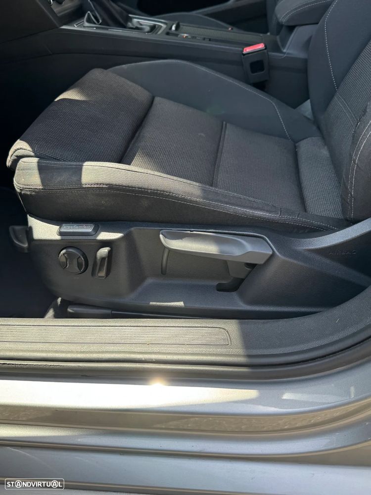 VW Passat 2.0 TDI Confortline - 30