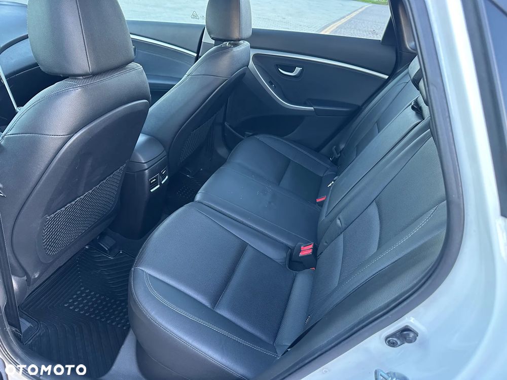 Hyundai i30 1.6 Style - 27