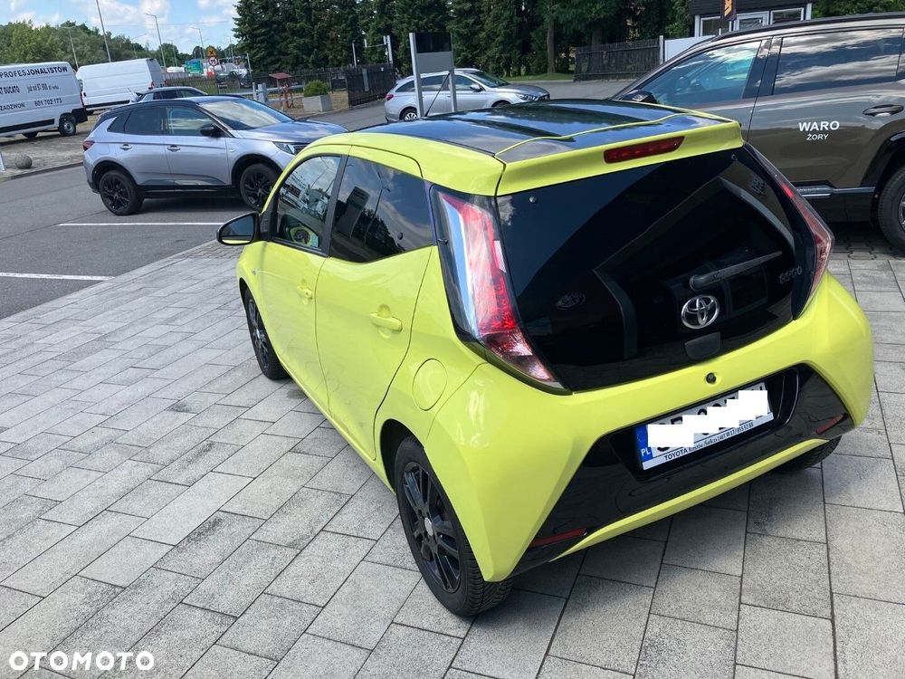 Toyota Aygo x-play touch - 4