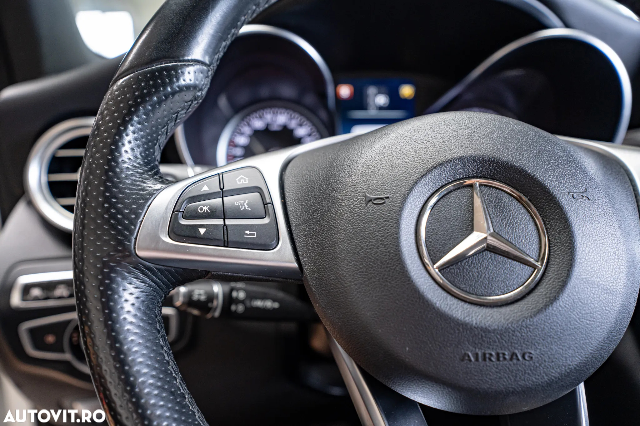 Mercedes-Benz GLC 220 d 4Matic 9G-TRONIC AMG Line - 24