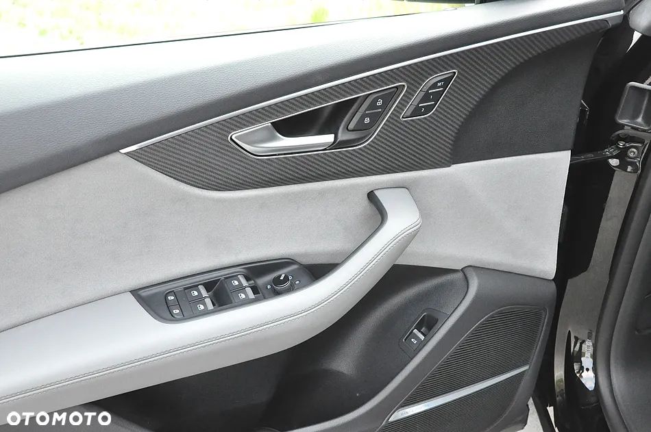Audi Q8 SUV TFSI quattro 250 kW tiptronic S line business - 28