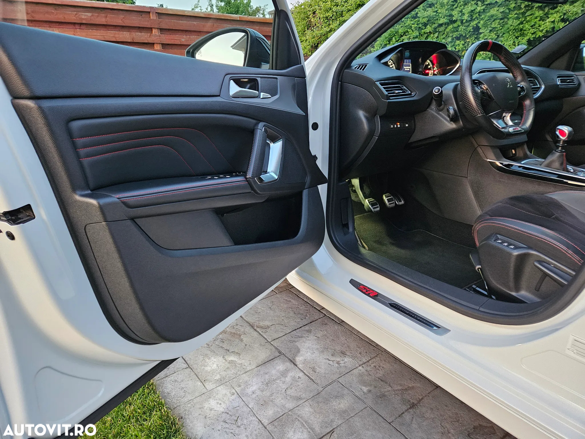 Peugeot 308 GTi by Sport - 10