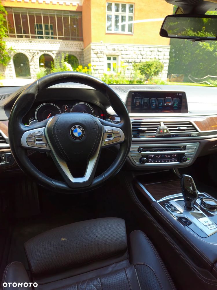 BMW Seria 7 750Li Edition Exclusive - 30