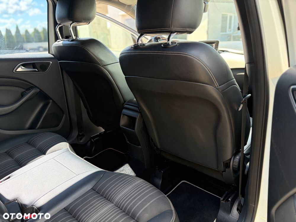 Mercedes-Benz Klasa B 180 CDI (BlueEFFICIENCY) 7G-DCT - 13