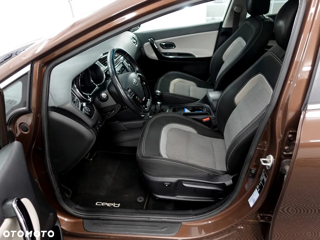 Kia Ceed Cee'd 1.6 CRDi Business Line - 8