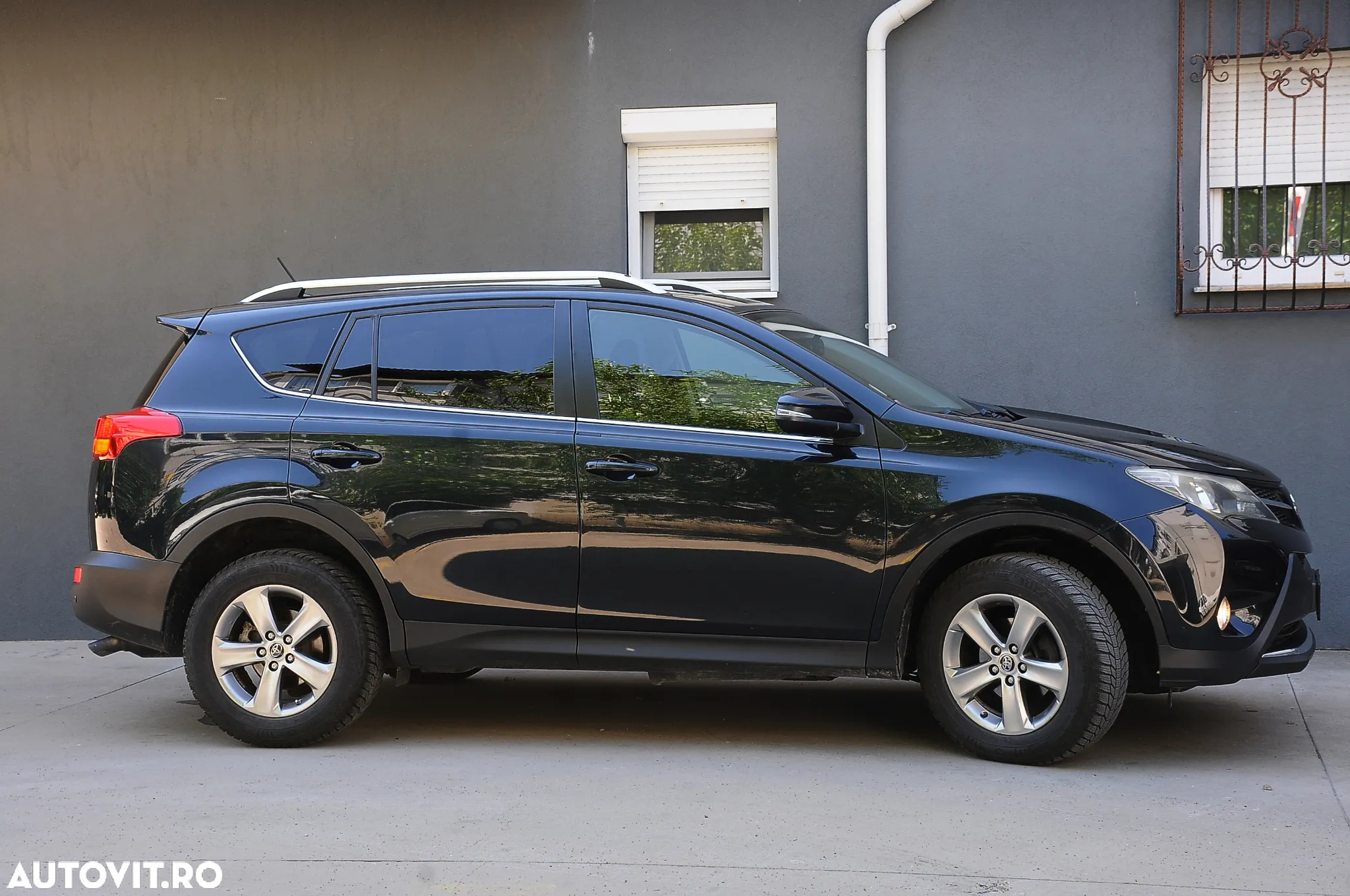 Toyota RAV4 2.2 D-4CAT 4WD Aut Luxury - 24