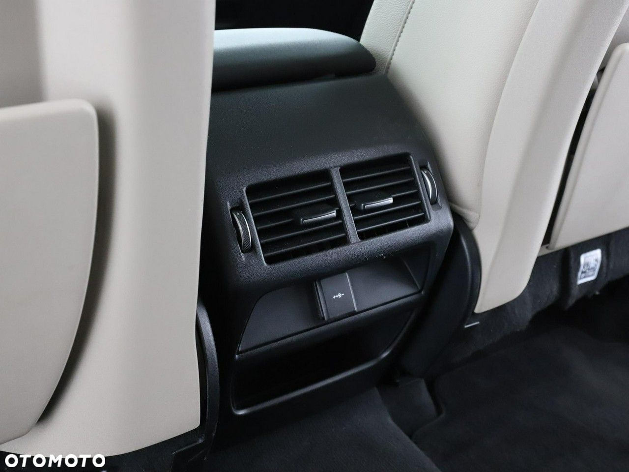 Land Rover Discovery Sport 2.0 TD4 SE - 40