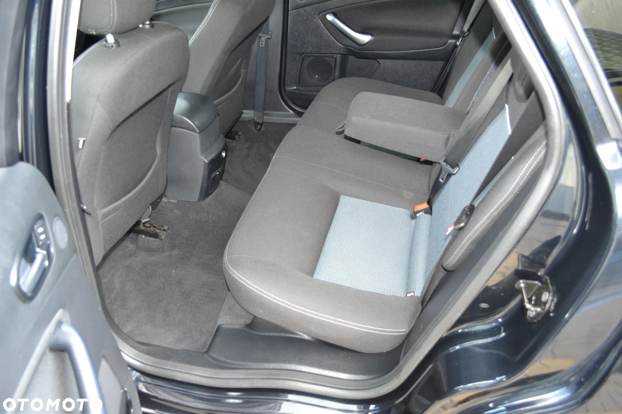 Ford Mondeo 1.6 Ambiente - 14