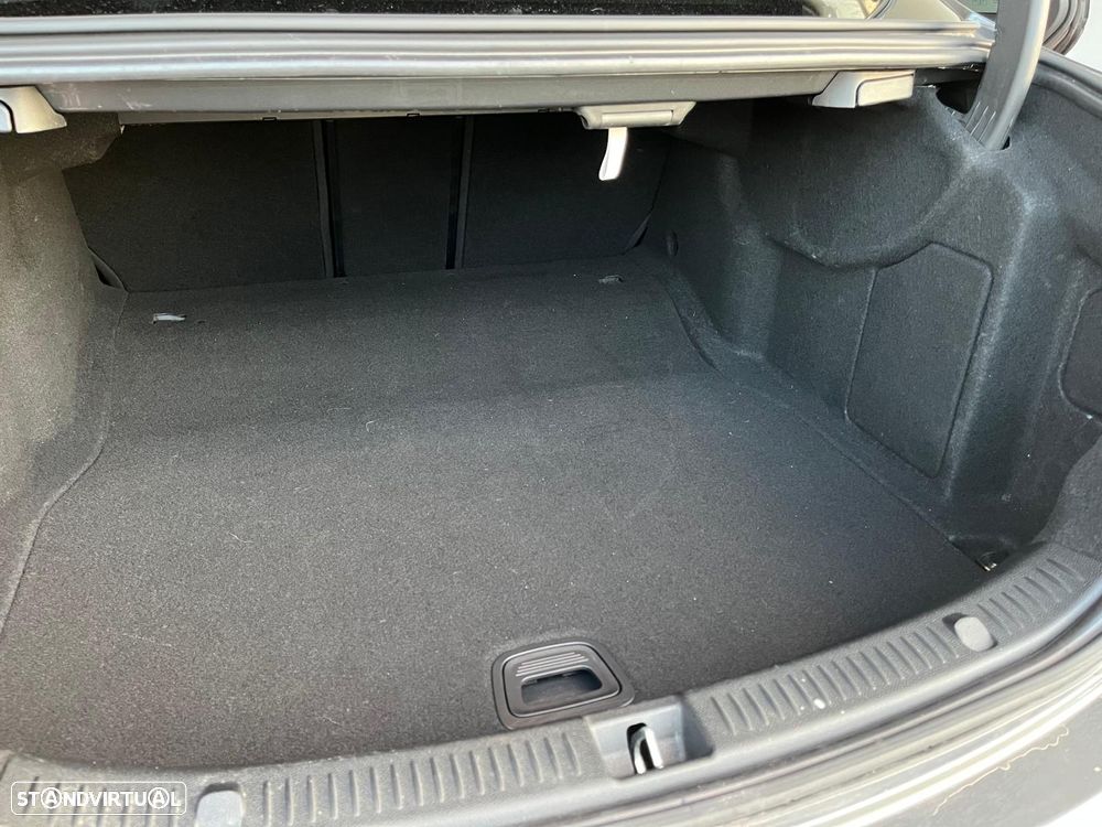 Mercedes-Benz E 220 d Avantgarde - 10