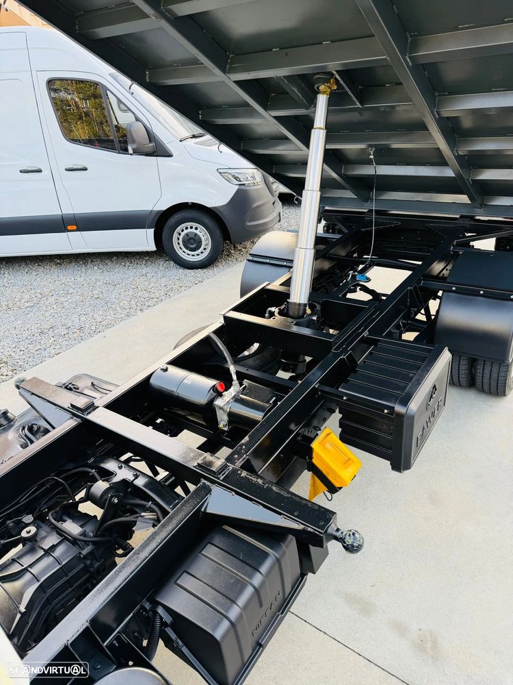 Nissan Cabstar TRIBASCULANTE - 9