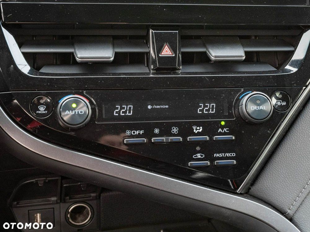 Toyota Camry - 19