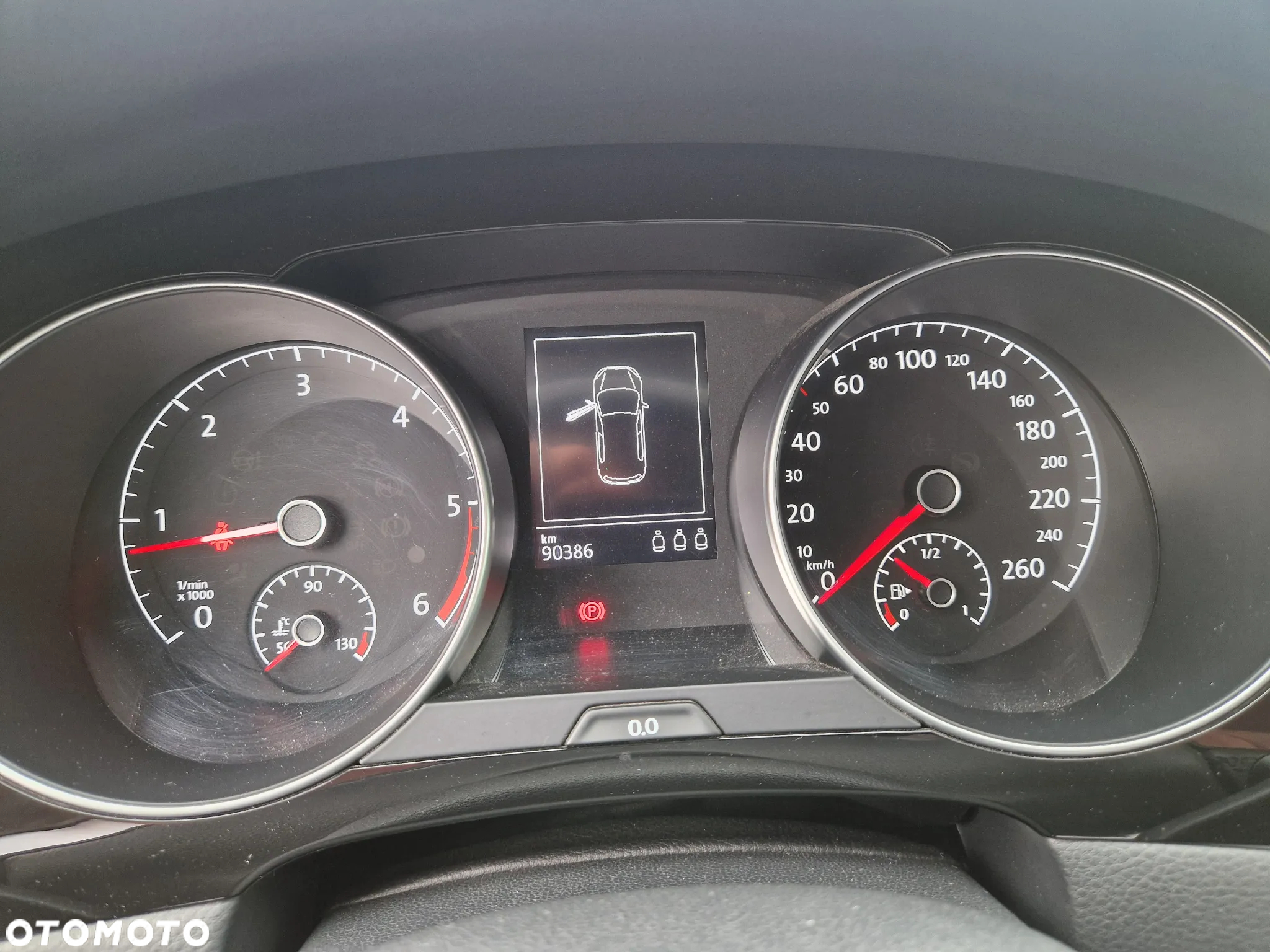 Volkswagen Golf 1.6 TDI BlueMotion Technology Comfortline - 12