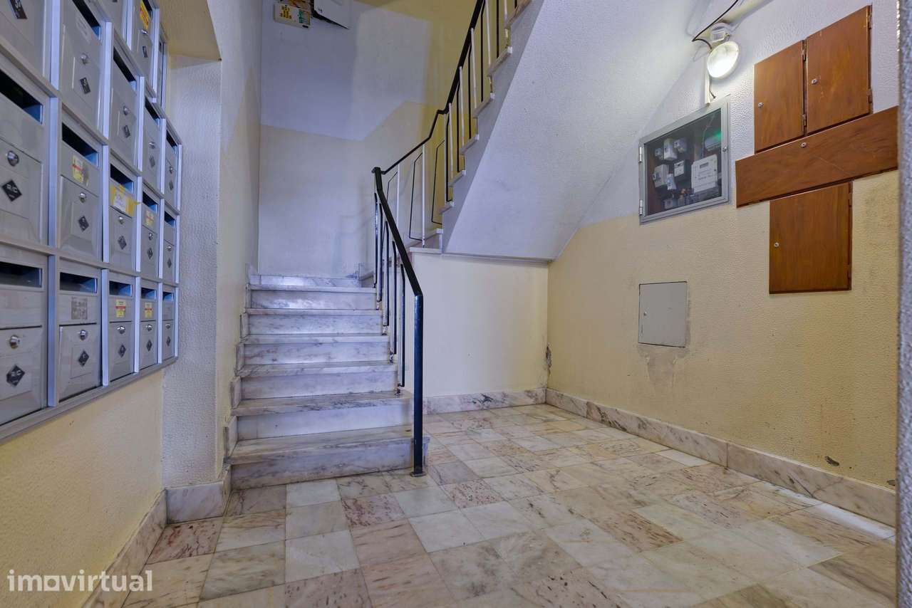 Apartamento T2+1 c/ 2 Marquises em Rio de Mouro, Sintra - Grande imagem: 2/39