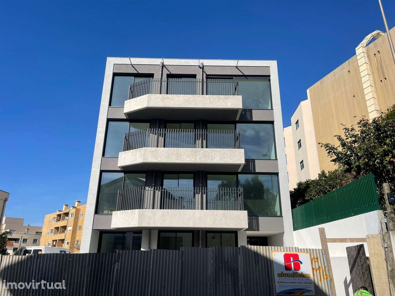 Apartamento T2 Novo  Vilar do Paraíso – Edifício Jardim 716 - Grande imagem: 2/30