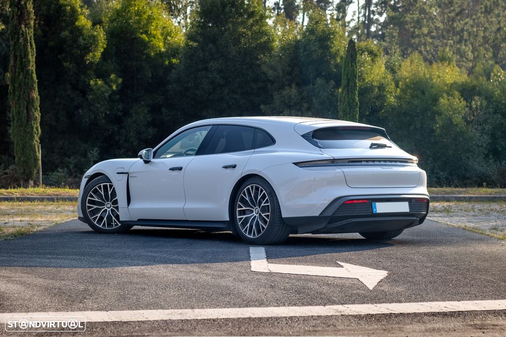 Porsche Taycan - 7