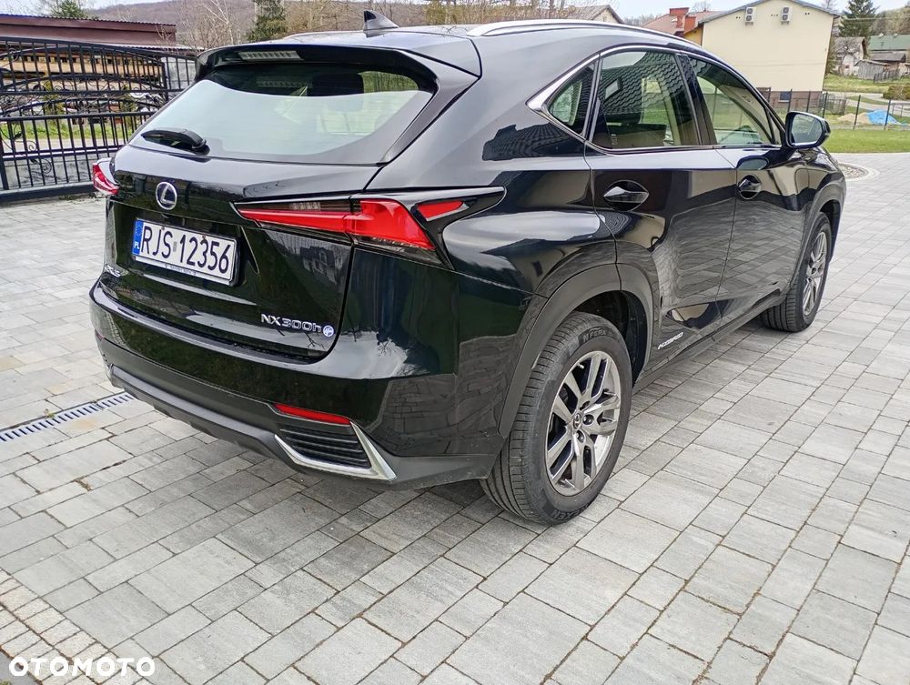 Lexus NX 300h Elegance 2WD - 4