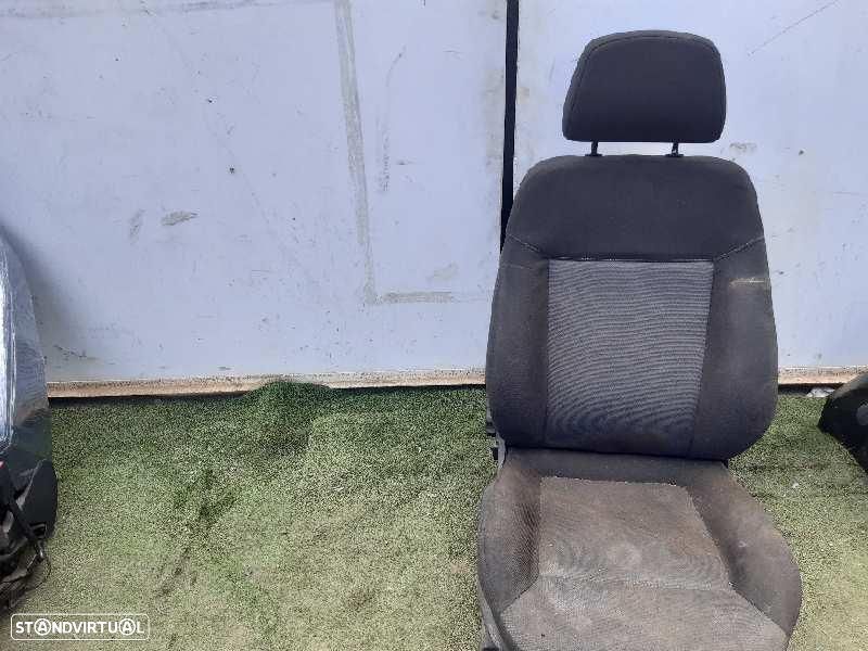 BANCO FRENTE DIREITO OPEL ASTRA - 1