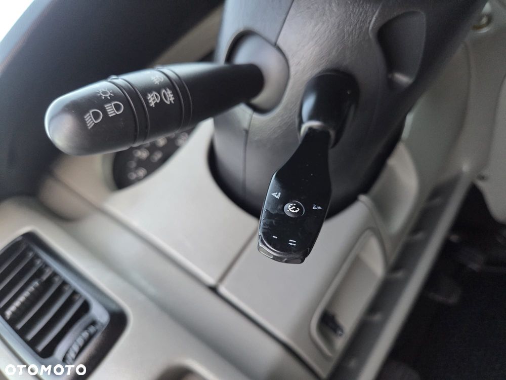 Renault TRAFIC LONG KLIMA TEMPOMAT ORYGINAŁ DUBEL KABINA ZADBANY FULL OPCJA DOPOSAŻONY - 12