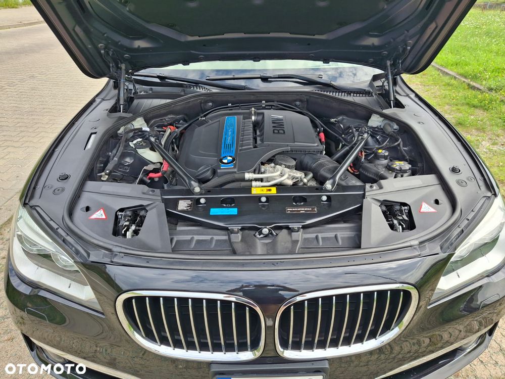 BMW Seria 7 740i Edition Exclusive - 39