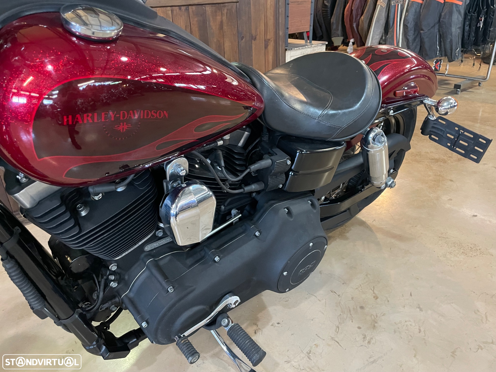 Harley-Davidson FX Dyna Street Bob - 14