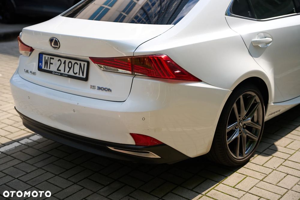 Lexus IS 300h F Sport - 14