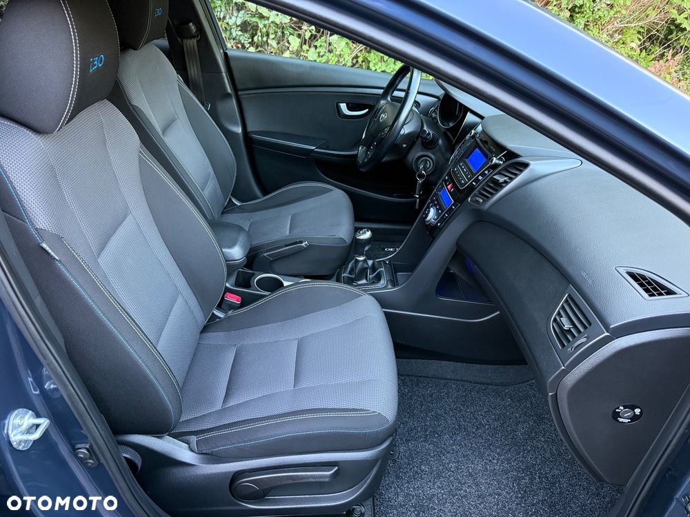 Hyundai i30 i30cw 1.6 Fifa World Cup Edition - 36