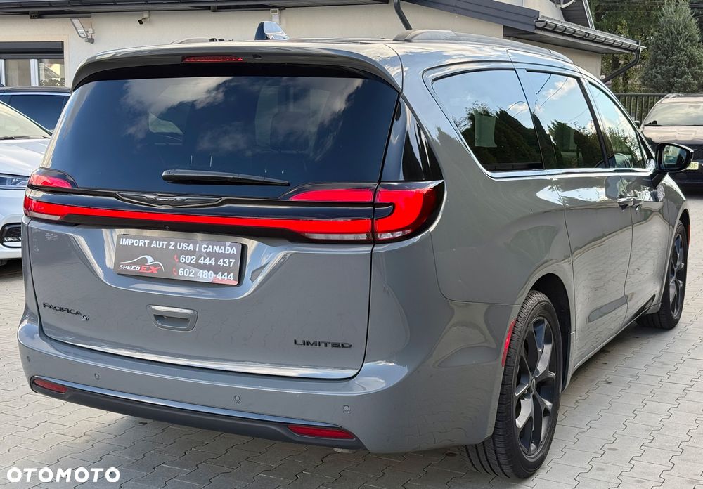 Chrysler Pacifica - 11