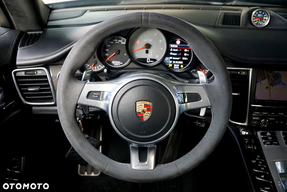 Porsche Panamera GTS PDK - 29