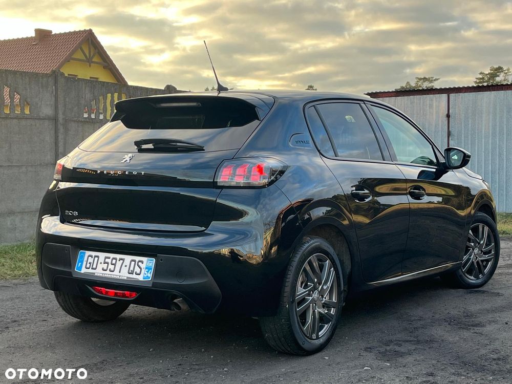 Peugeot 208 - 5