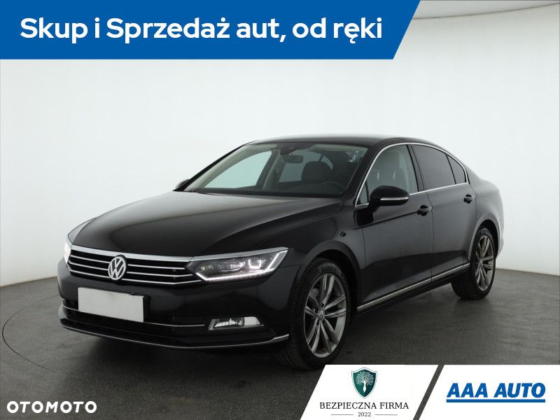 Volkswagen Passat - 2