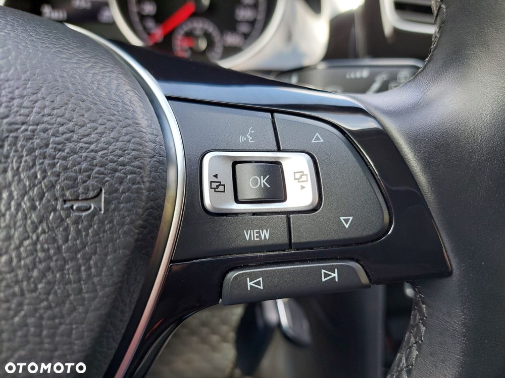 Volkswagen Golf 1.5 TSI ACT OPF IQ.DRIVE - 17